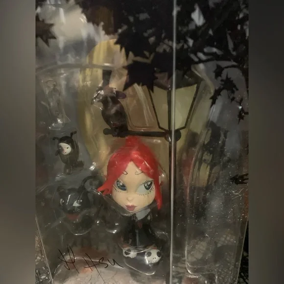 SALE NIB 2004 RARE & SIGNED Ruby Gloom Mighty Fine brand collectible set - Picture 5 of 7